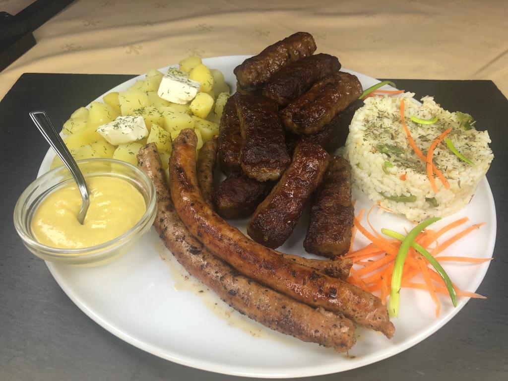 platou-mici-carnati-PHOTO-2019-05-20-15-33-06